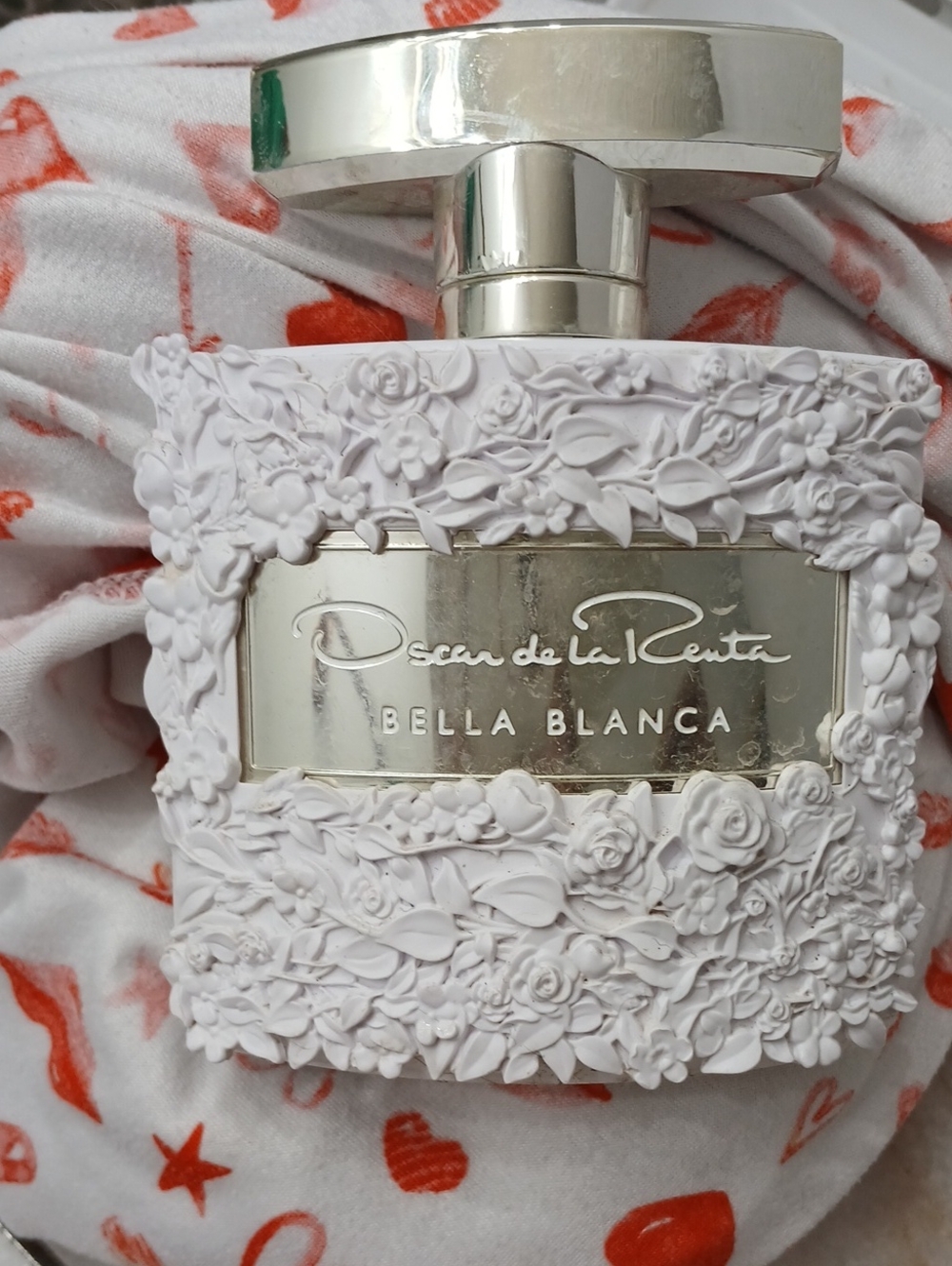 Oscar de la Renta Bella Blanca White and Silver Floral-Textured Perfume Bottle